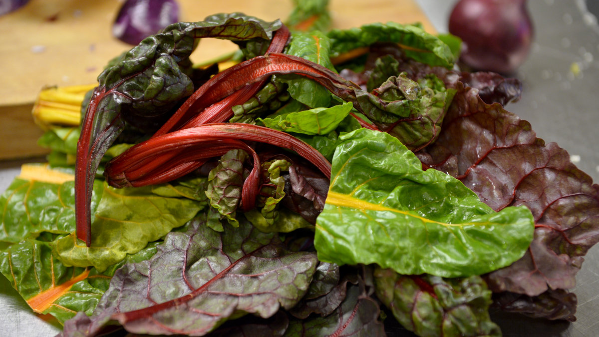 Grönsaker innehåller protein, vitaminer, fiber och innehåller lite fett. 