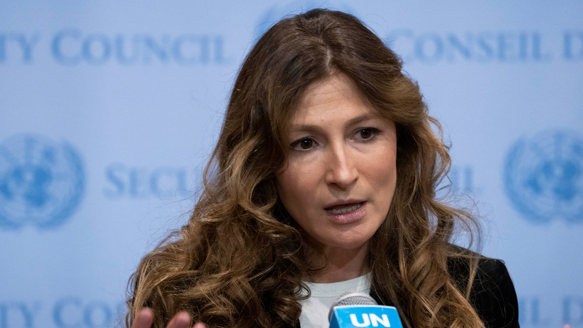 Emine Dzjaparova under en pressträff vid FN-högkvarteret i januari.