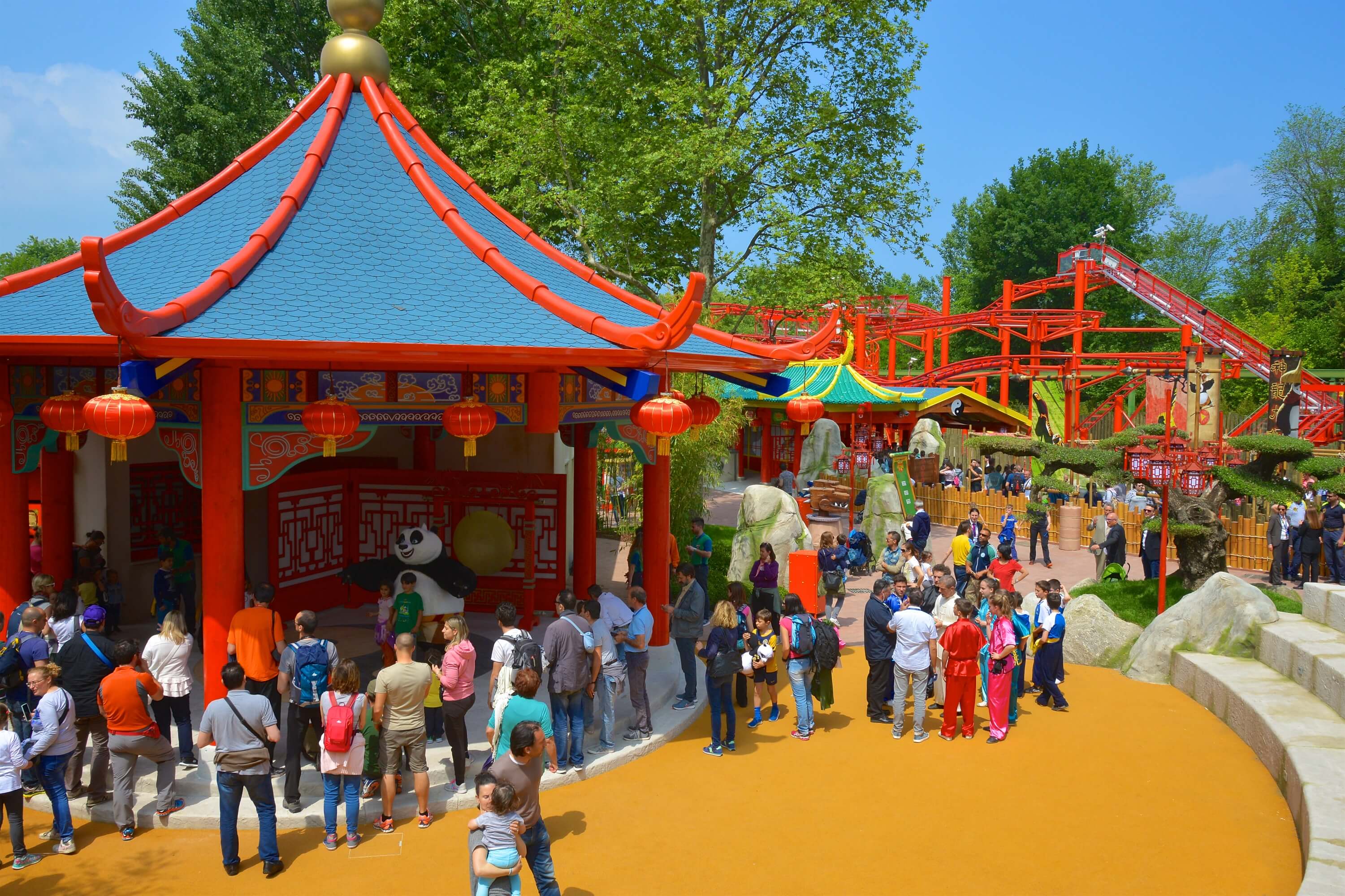 5. Gardaland, Gardasjön, Italien. Landets största nöjespark ligger på halvön Sirmione vid Gardasjöns slut. 5. Gardaland, Gardasjön, Italien. Landets största nöjespark ligger på halvön Sirmione vid Gardasjöns slut.