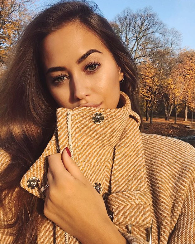 Kenza Zouiten Subosic släpper podd Kenza Zouiten Subosic släpper podd