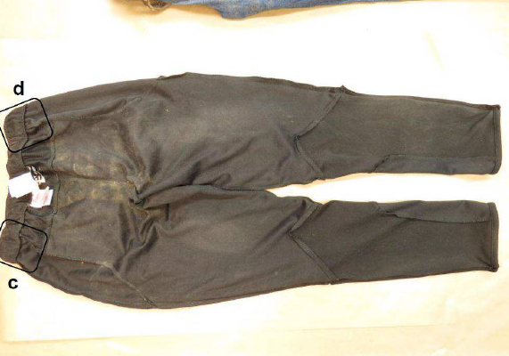 De här byxorna fanns inuti jeansen när kroppen hittades. På dem finns flera spår av DNA från 35-åringen.