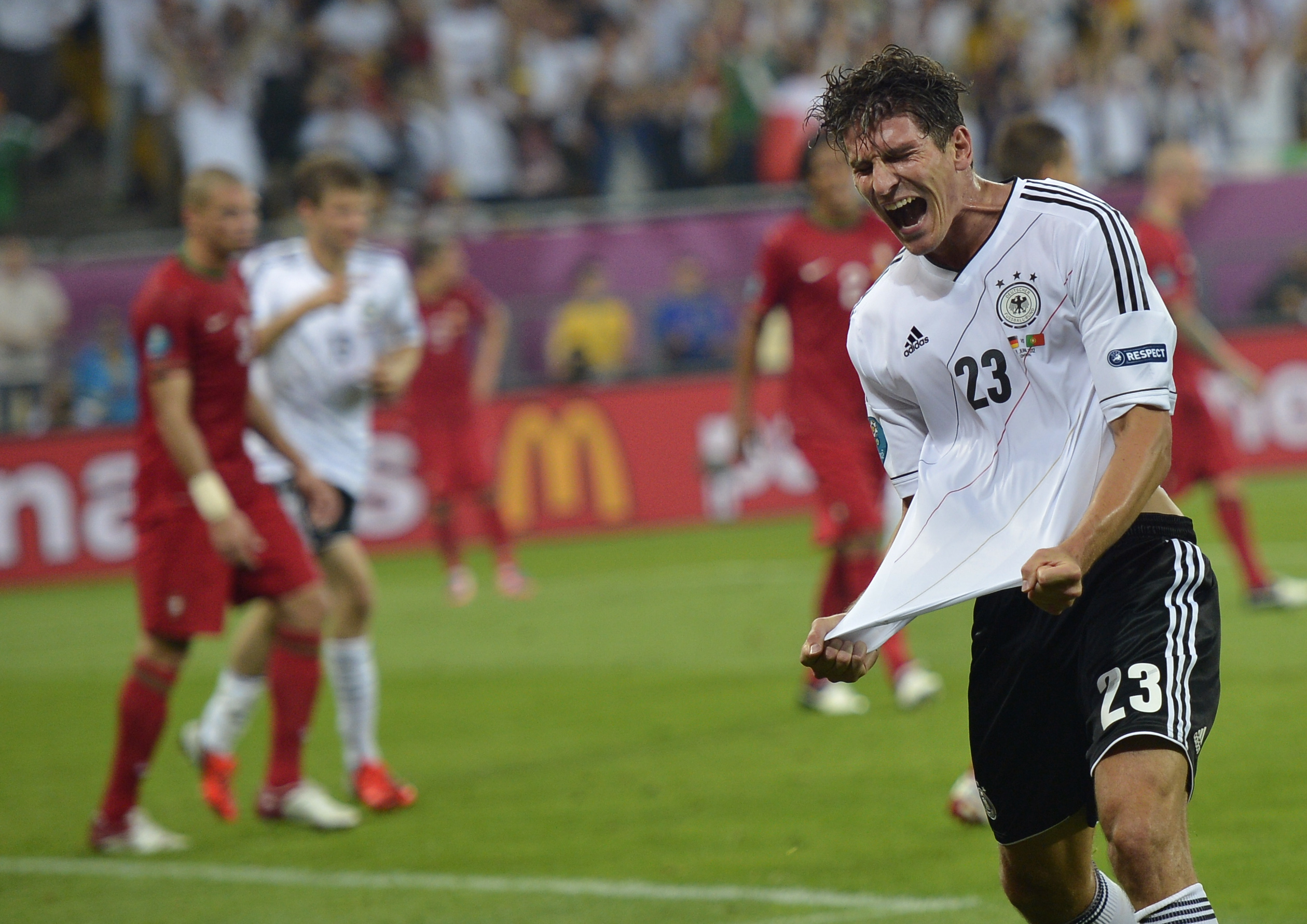 Mario Gomez  blev stor matchhjälte för Tyskland.