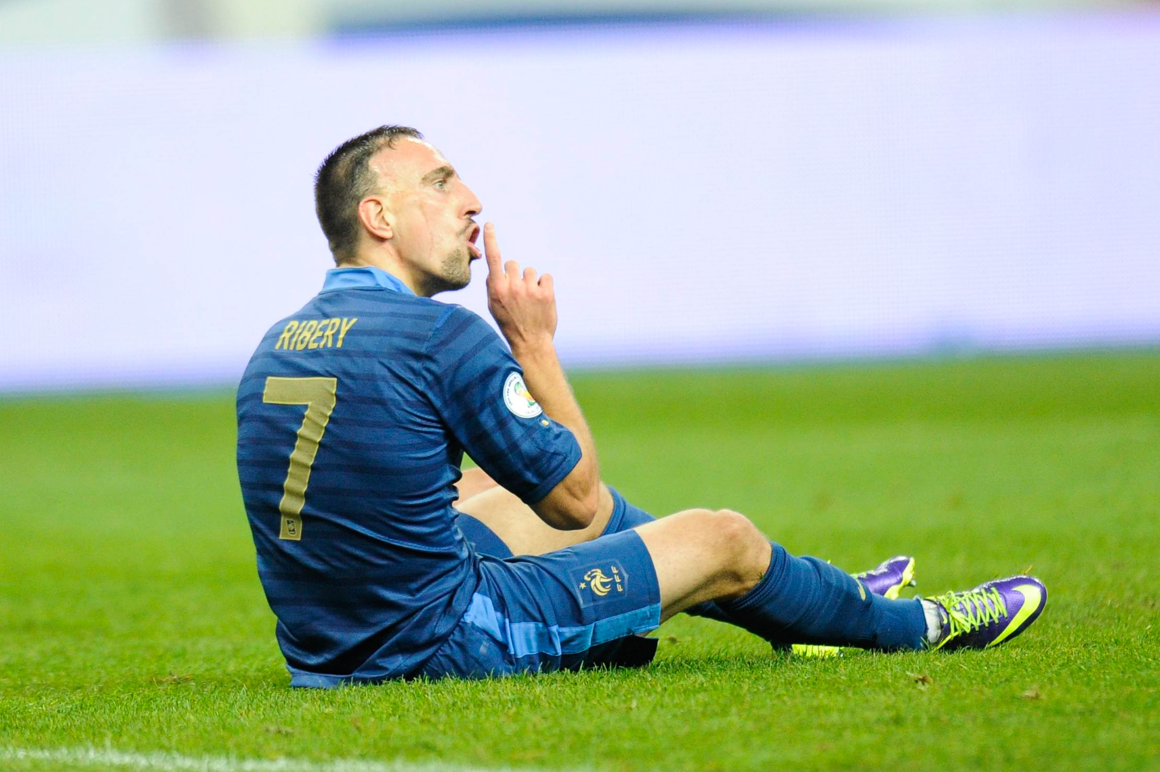 15. Franck Ribéry har legat med en underårig prostituerad och är känd som en uppviglare i det franska landslaget. Var en av de största bråkstakarna under Frankrikes kaotiska VM i Sydafrika 2010. 15. Franck Ribéry har legat med en underårig prostituerad och är känd som en uppviglare i det franska landslaget. Var en av de största bråkstakarna under Frankrikes kaotiska VM i Sydafrika 2010.