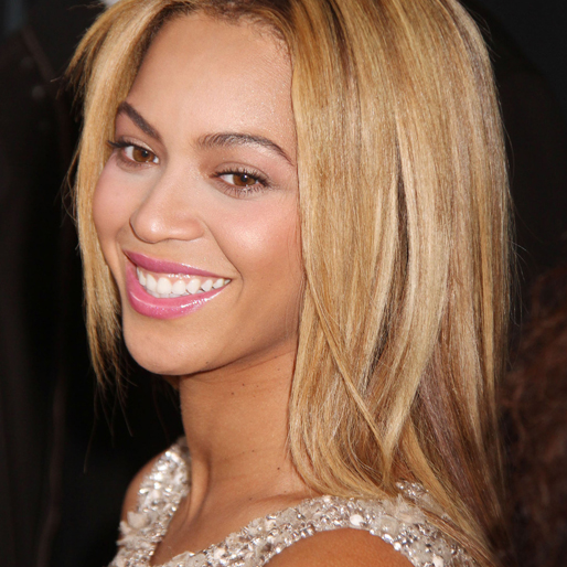 Men de senaste åren så har Beyoncé, i takt med att hon blivit äldre, satsat på en mer mogen look. Men de senaste åren så har Beyoncé, i takt med att hon blivit äldre, satsat på en mer mogen look.