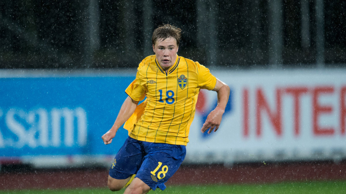 Tibbling har även fått chansen i det svenska U18 landslaget.