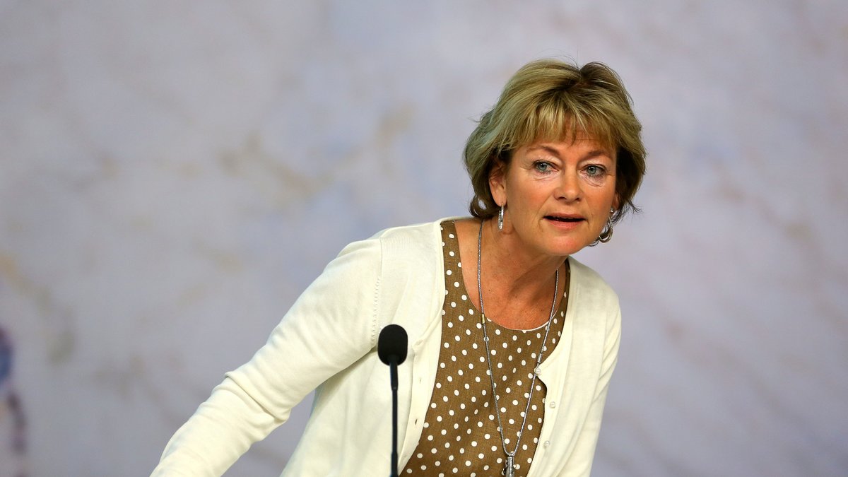 Lena Adelsohn-Liljeroth (M), kultur- och idrottsminister: 1 398 000 kronor.