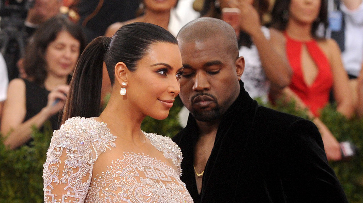 Kanye West tillsammans med Kim Kardashian-
