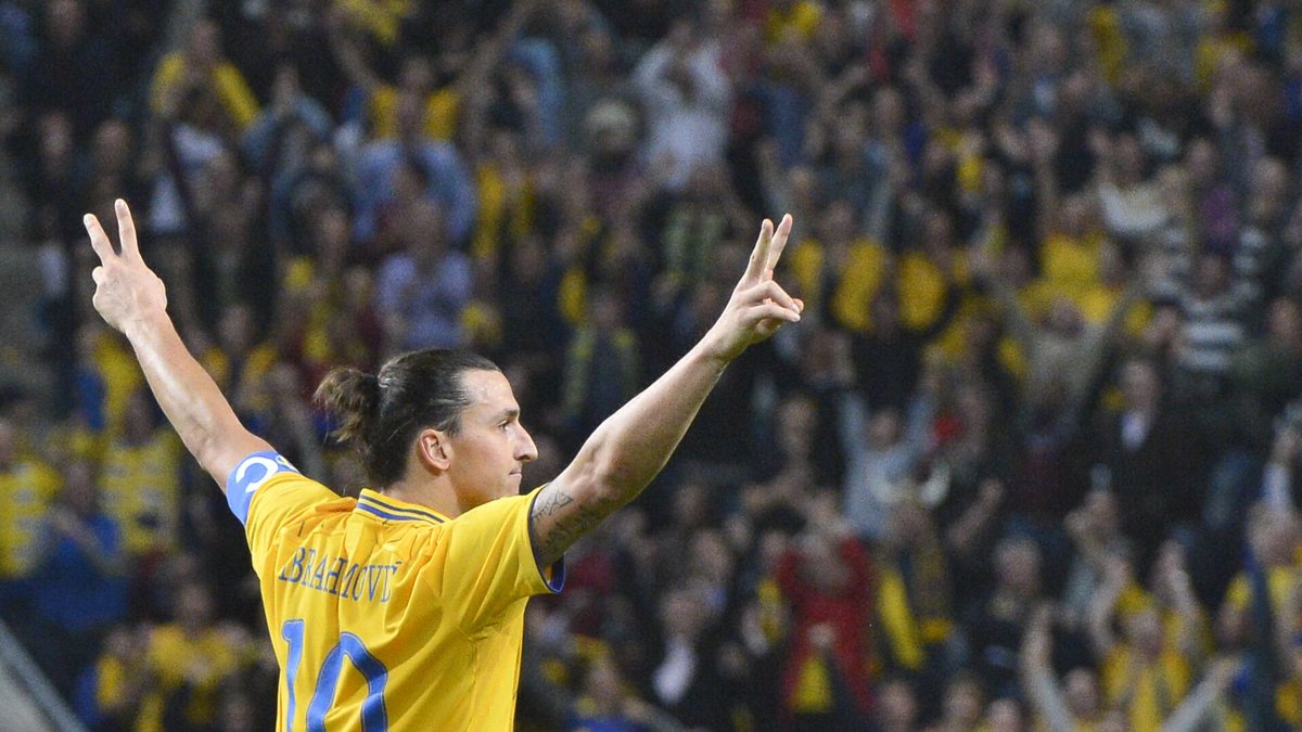 "Zlatan Ibrahimovic är gud", skriver sajten.