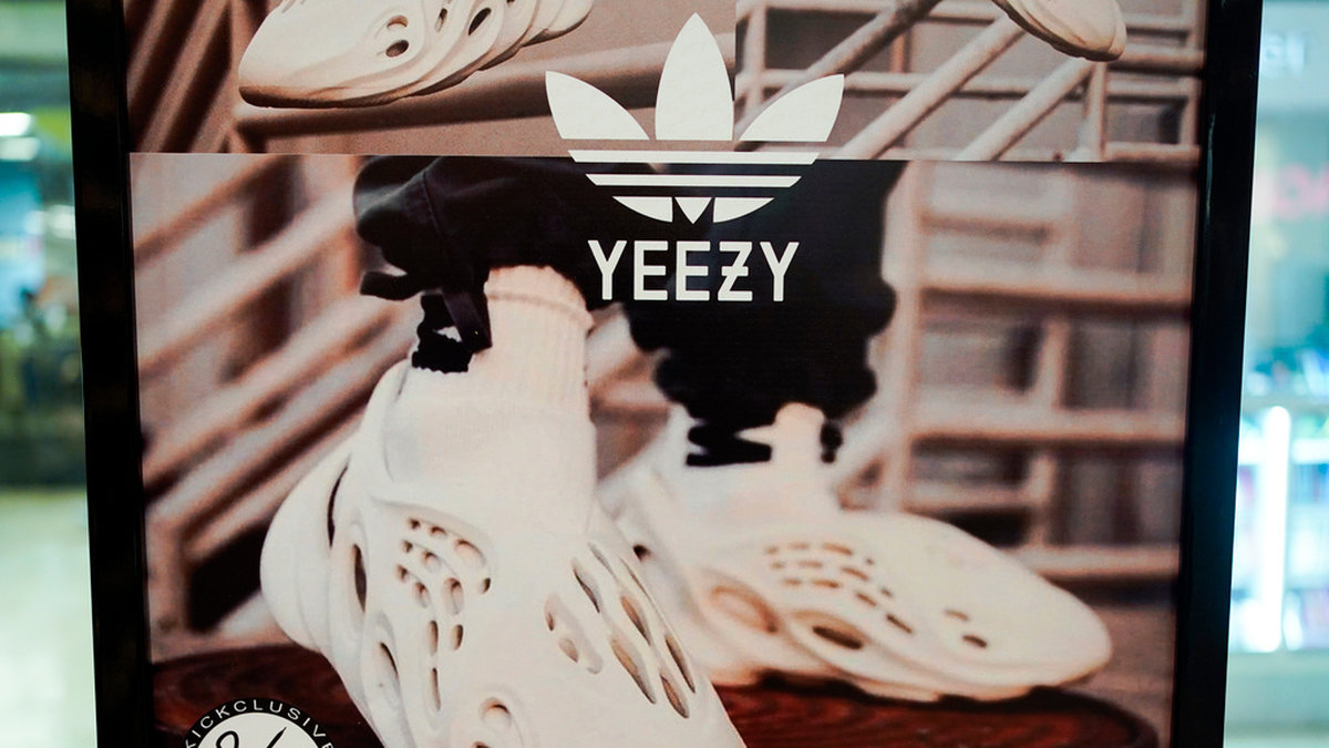 Ett par skor från märket Yeezy. Arkivbild.