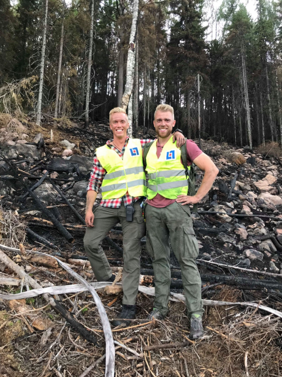 Alternativ för Sverige på ett foto taget i skogen. Alternativ för Sverige på ett foto taget i skogen.