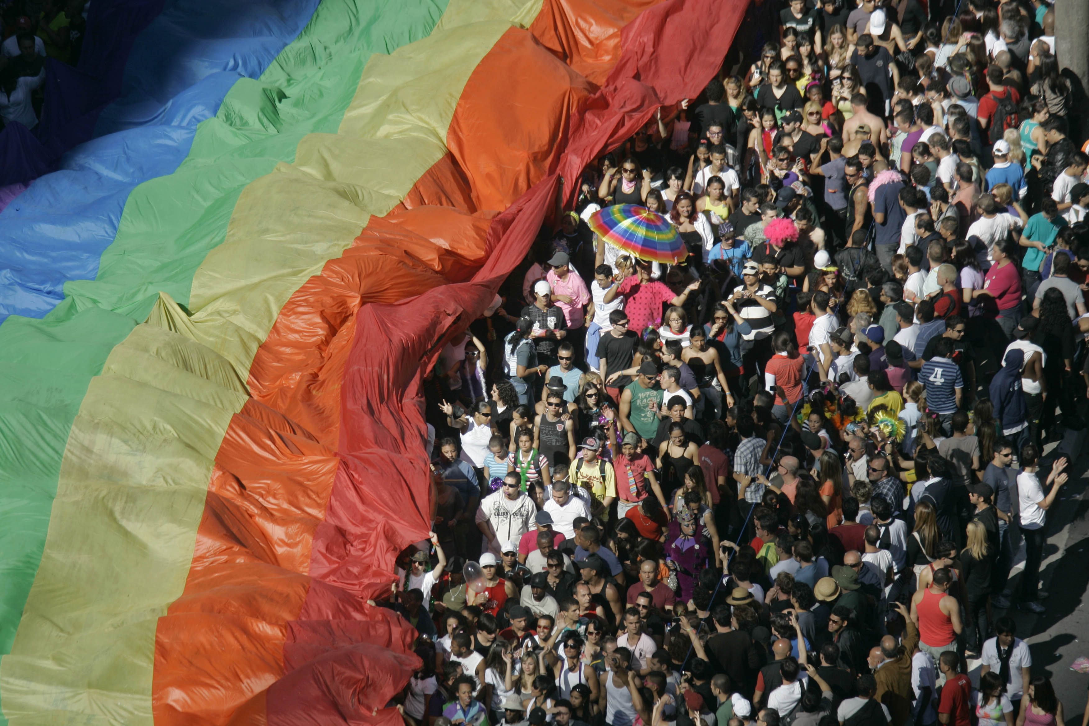 Prideparader världen över har fortfarande inte förändrat förutsättningarna för homosexuellas ställning i idrottsvärlden.