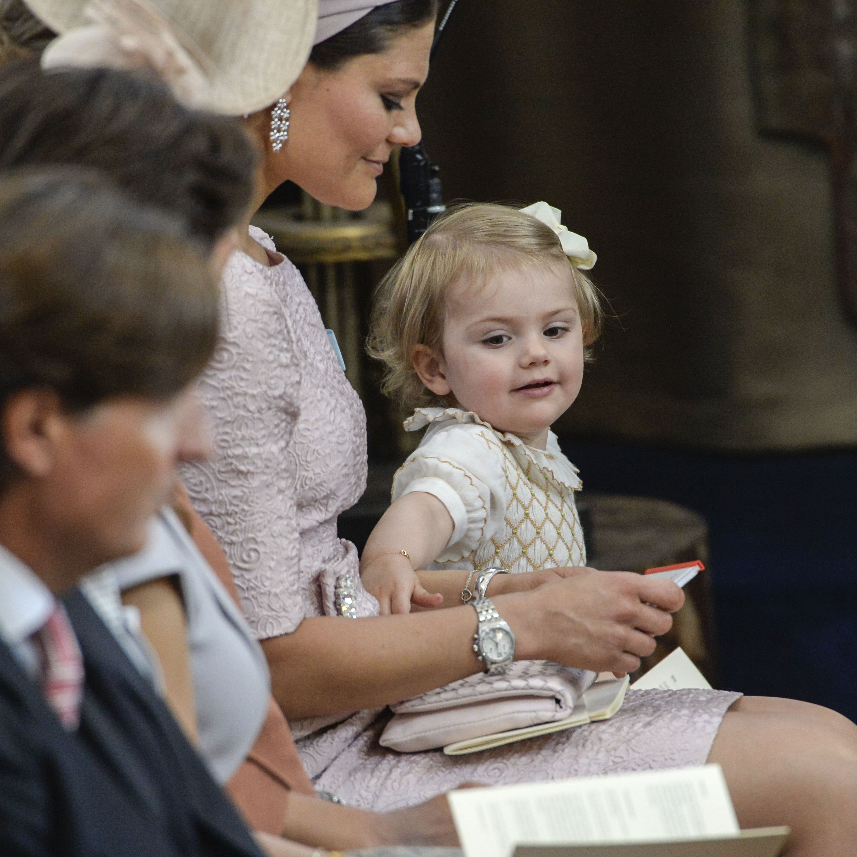 Prinsessan Estelle med Victoria. Prinsessan Estelle med Victoria.