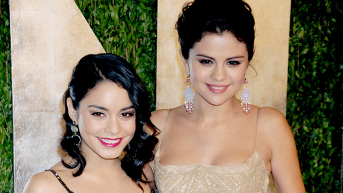 Under lite mer städade former – Vanessa Hudgens och Selena Gomez på röda mattan. 