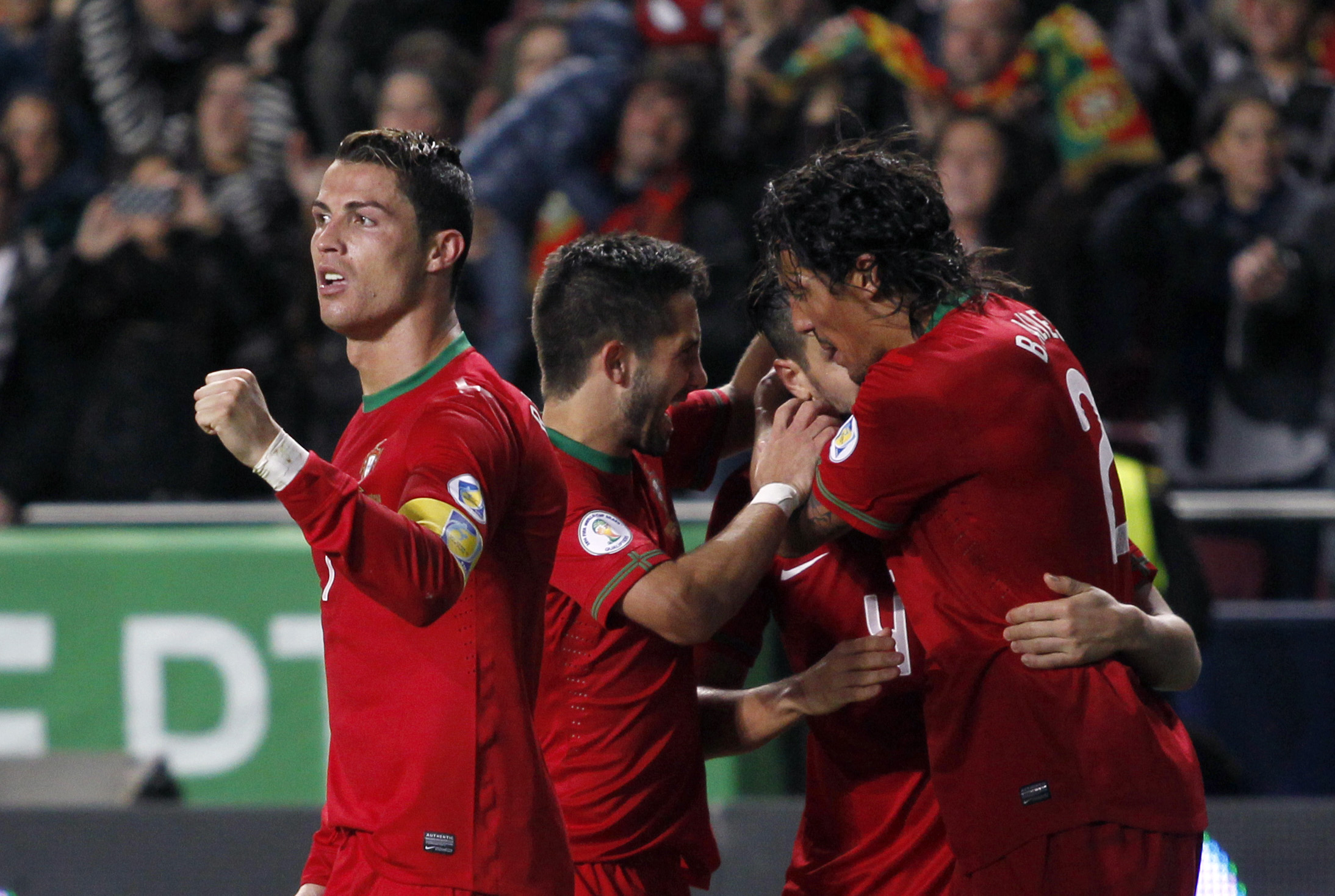 Men desto gladare i Portugal. Men desto gladare i Portugal.