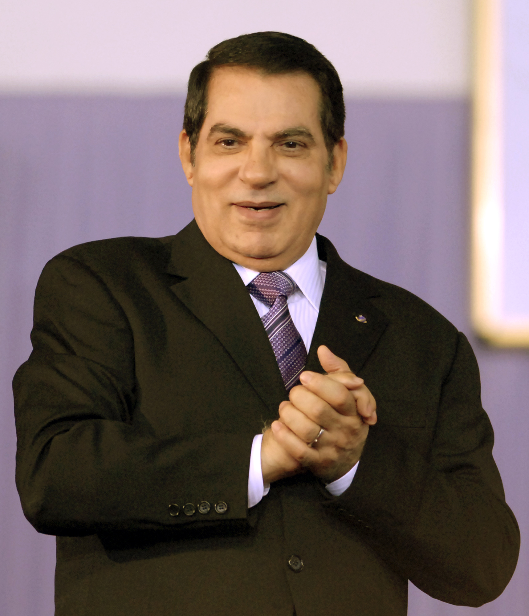 Diktatorn Zine El Abidine Ben Ali tvingades fly Tunisien.