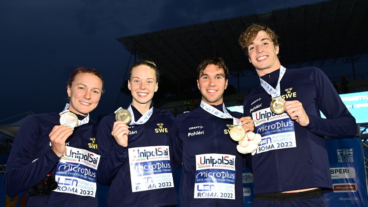 Sveriges bronslag i mixedlagkappen, 4x100 meter fritt: Sarah Sjöström, Louise Hansson, Robin Hanson och Björn Seeliger.
