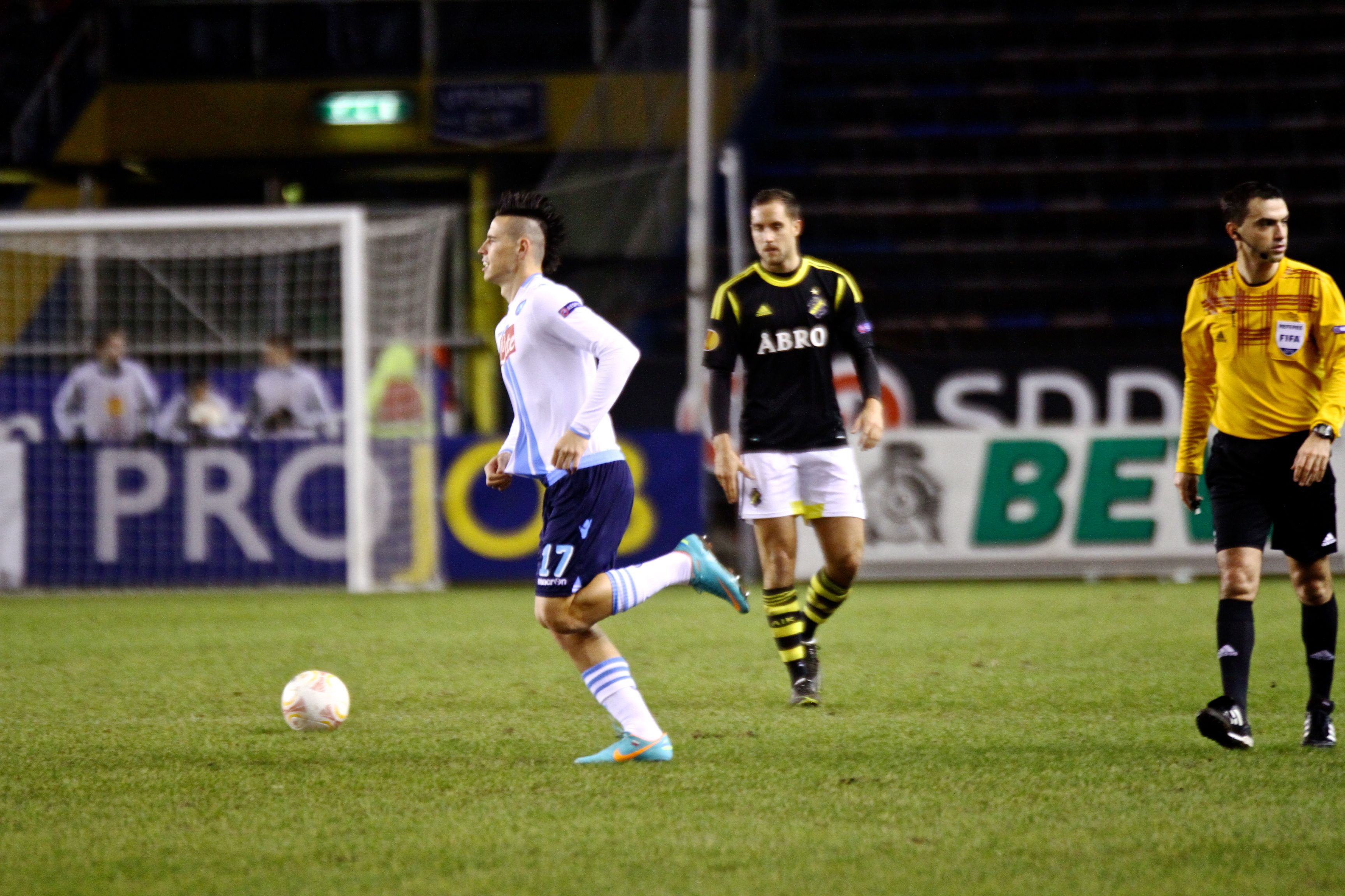 Hamsik kom in även han. Hamsik kom in även han.