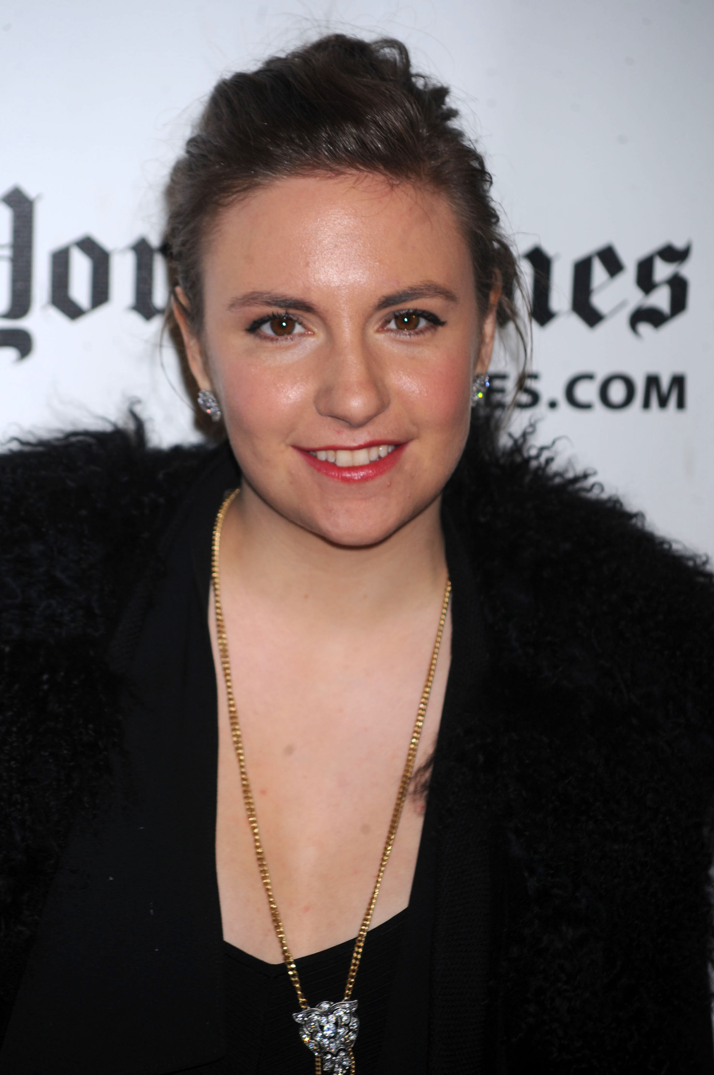 Girls-stjärnan Lena Dunham ser väldigt vacker och glad ut på premiär. Girls-stjärnan Lena Dunham ser väldigt vacker och glad ut på premiär.