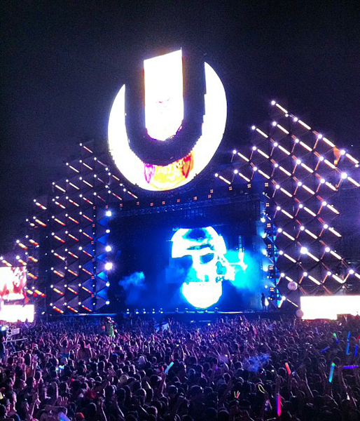 Minst sagt en mäktig avslutning på Ultrafestivalen och deras tid som Swedish House Mafia. Minst sagt en mäktig avslutning på Ultrafestivalen och deras tid som Swedish House Mafia.