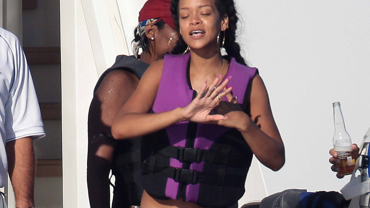 Rihanna har flyt, om hon skulle ramla i vattnet.