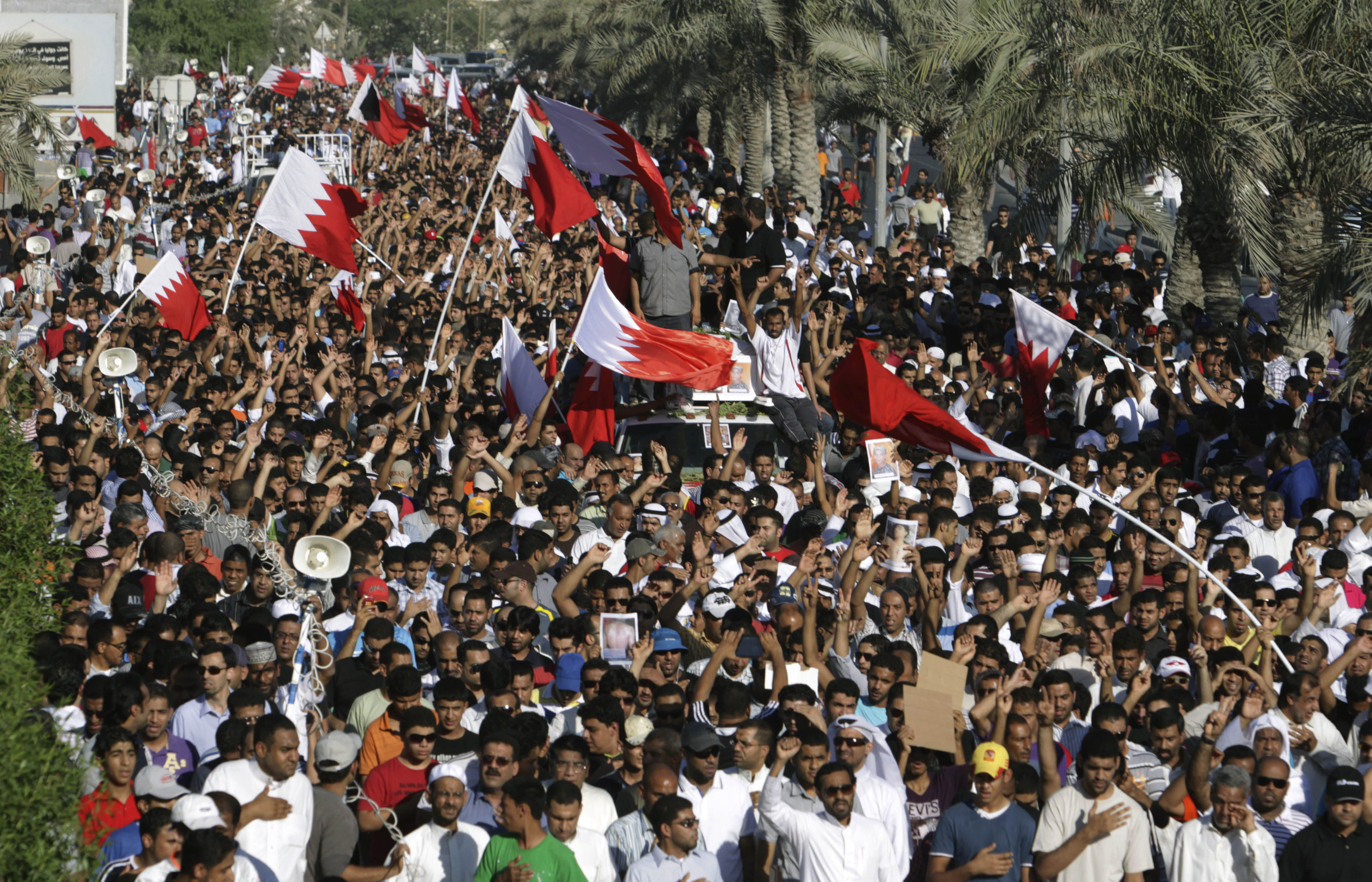 Protesterna i Bahrain har ökat igen den senaste tiden efter att tonåringar dödats i sammandrabbningar med säkerhetsstyrkor.