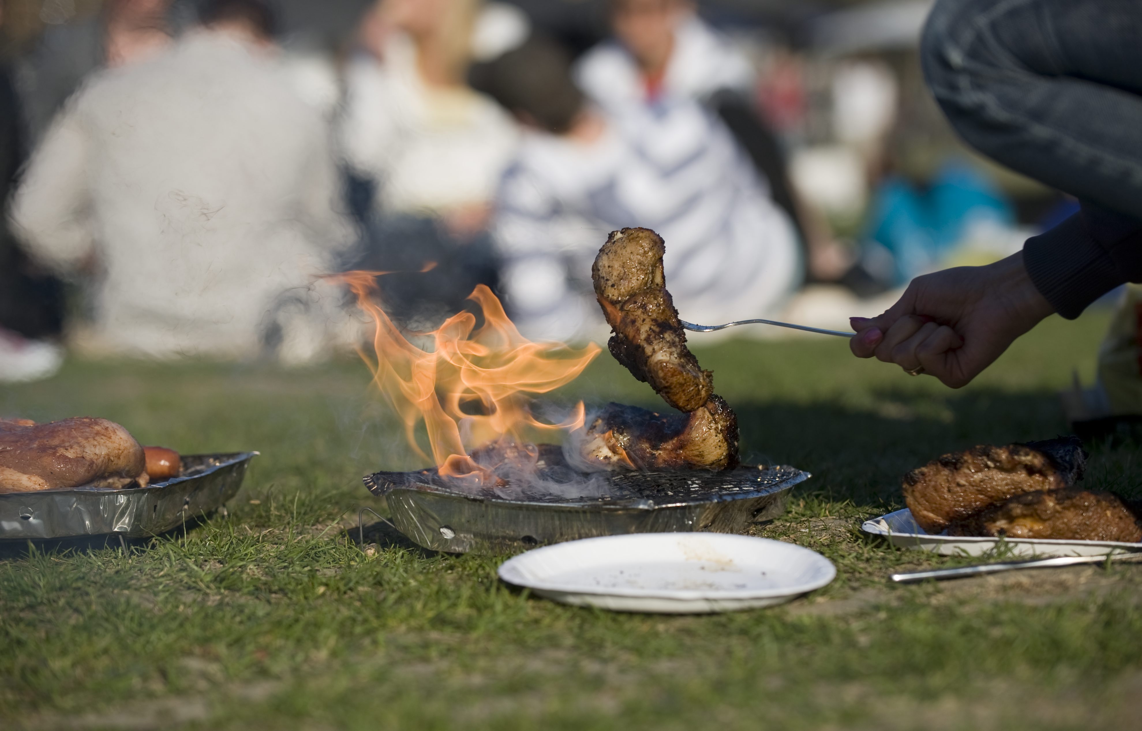 Engångsgrill. Engångsgrill.