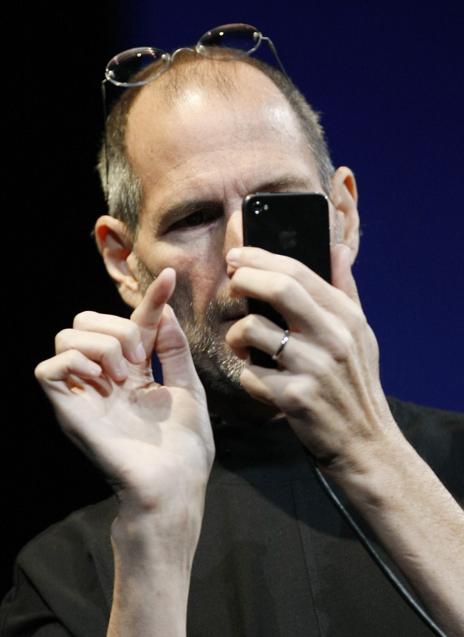Apples vd Steve Jobs med nya Iphone. 