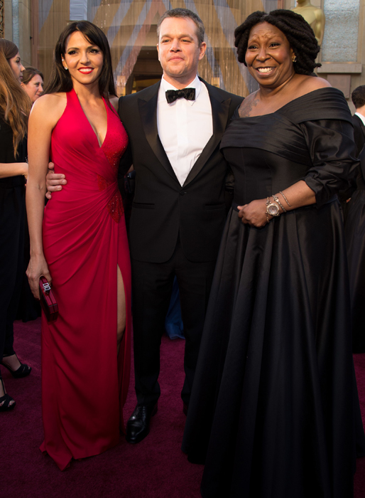 Matt Damon anlände med sin fru Luciana Barroso och Whoopi Goldberg. 