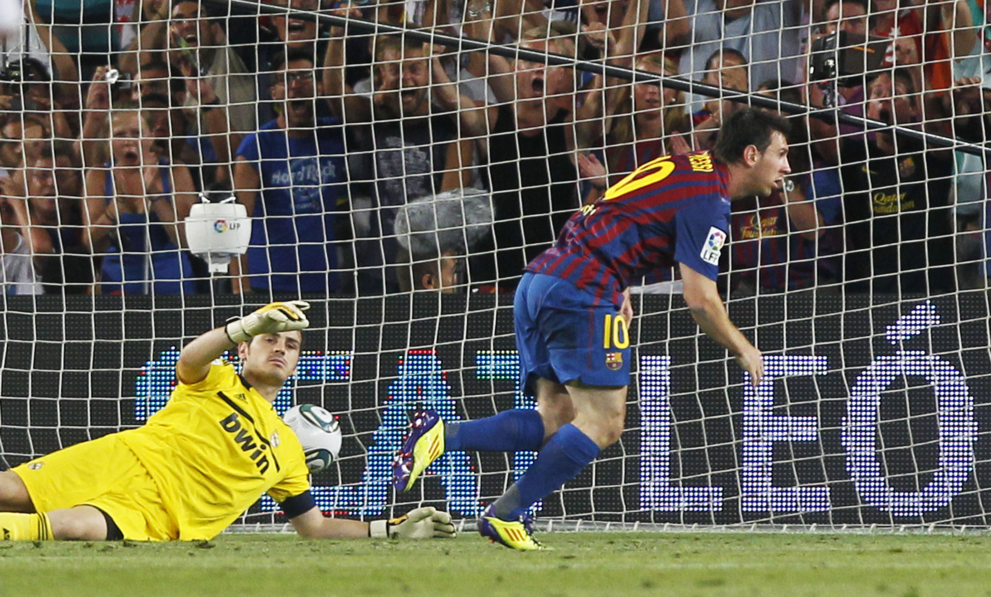Att Messi nu angränsar till gudomlighet i Katalonien är inom kort en sanning. Den lille argentinaren med nummer tio på ryggen är, förmodligen, endast ett VM-guld från att nämnas i samma andetag som Maradona och Zinedine Zidane.