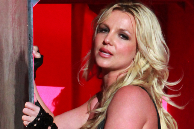 Och popfenomenet Britney Spears. Gärna med hennes musik i högtalarna.