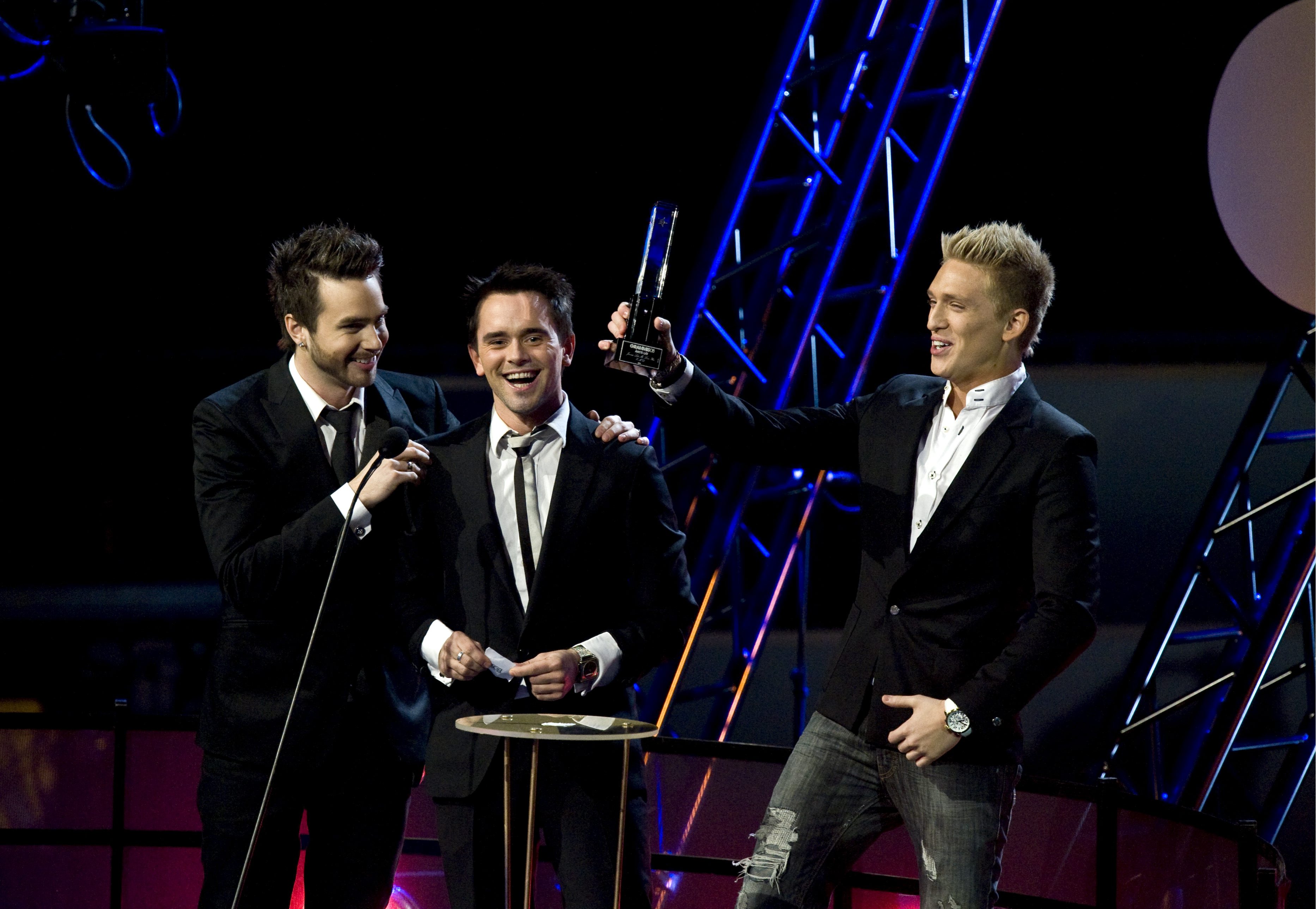 2009 tog Danny och resten av E.M.D. emot en Grammis för årets låt. "Jennie let me love you" var vad alla trallade på. 2009 tog Danny och resten av E.M.D. emot en Grammis för årets låt. "Jennie let me love you" var vad alla trallade på.