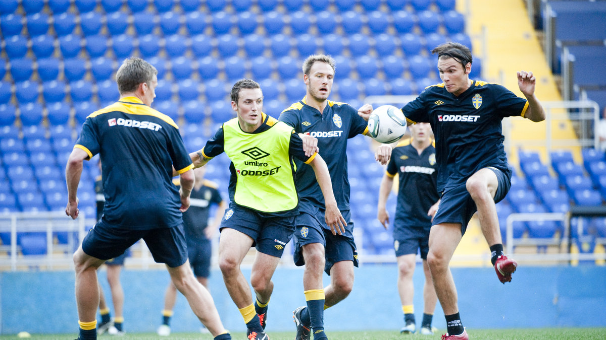 Ekdal har tidigare endast representerat Sveriges A-landslag vid två tillfällen. 
