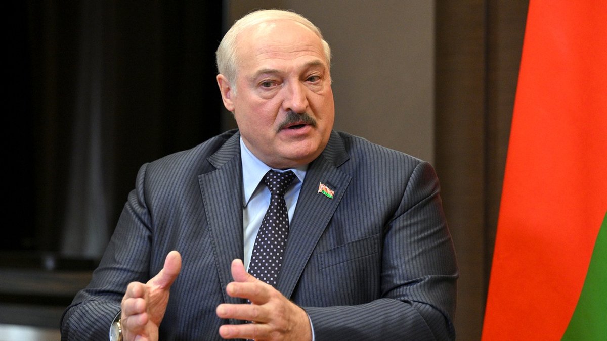 Belarus diktator Aleksandr Lukasjenko säger i en AFP-intervju att det inte är någon mening att erkänna de så kallade folkrepublikerna Luhansk och Donetsk. Arkivbild