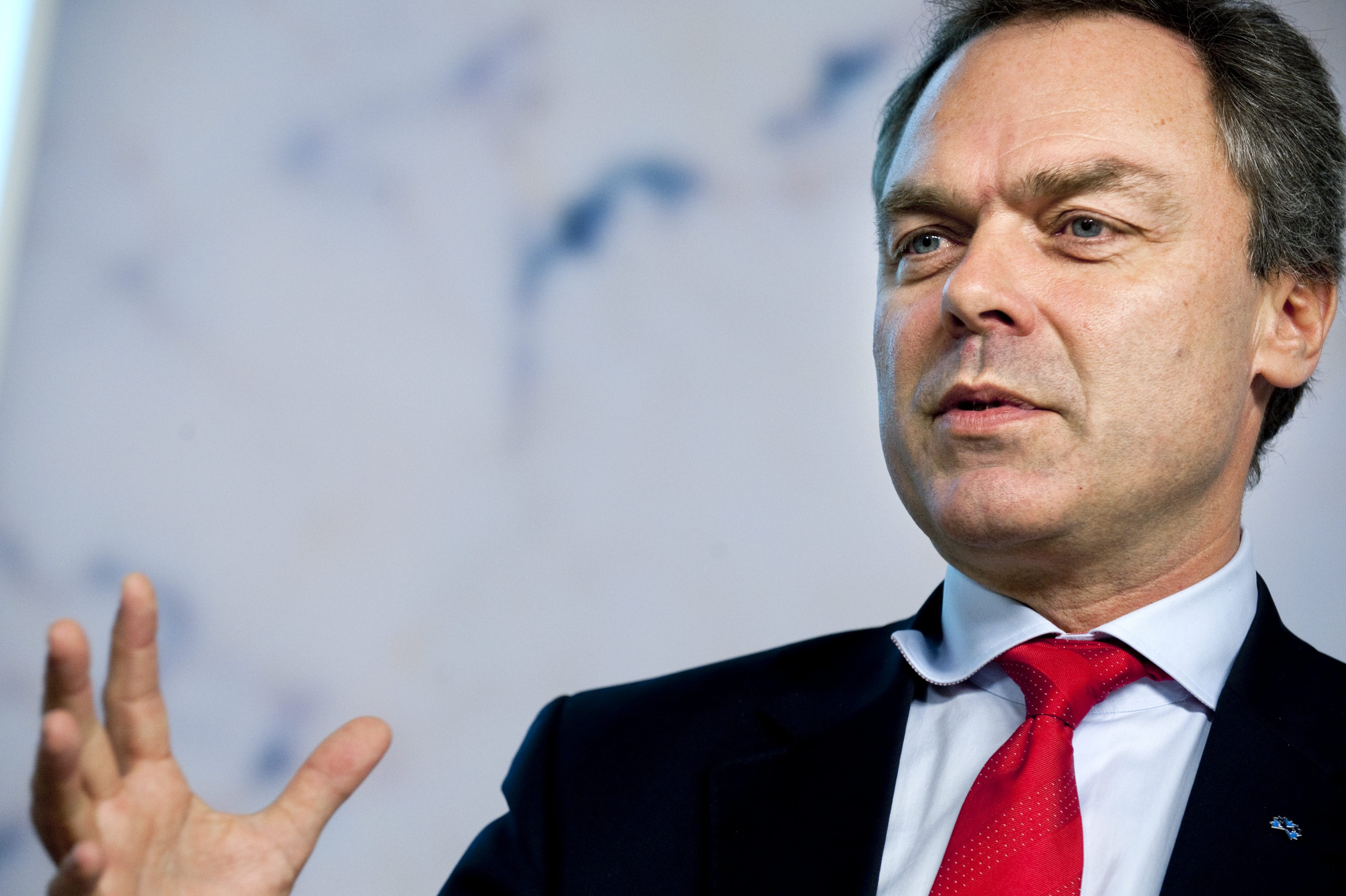 Vem är Jan Björklund, vice statsminister eller Folkpartiledare?