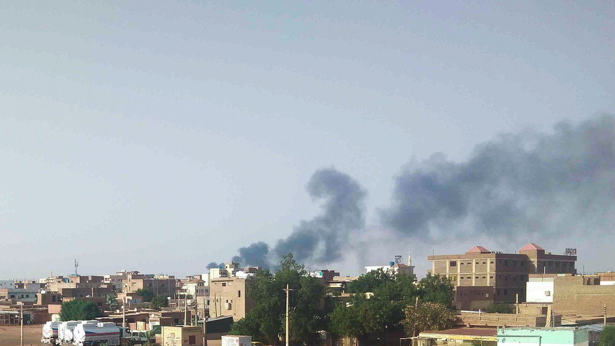 Striderna bröt ut i Sudans huvudstad Khartum i april i fjol. Arkivbild.