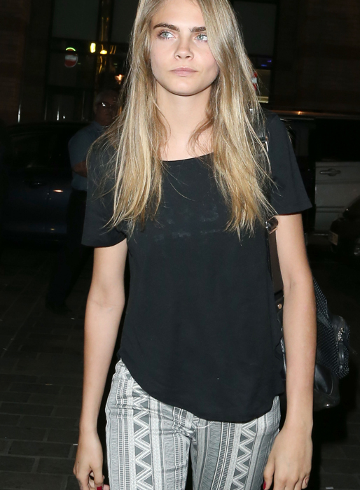 Cara Delevigne har haft en helkväll... Cara Delevigne har haft en helkväll...