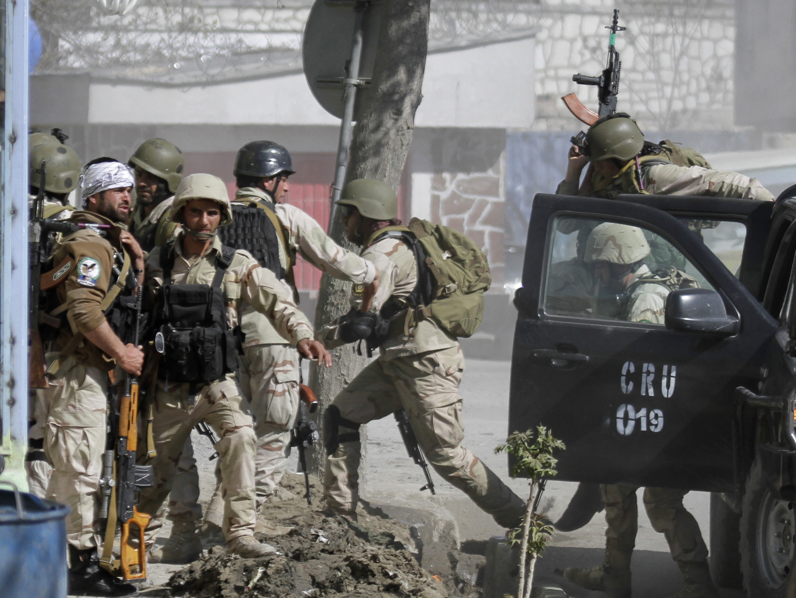 Afghanska säkerhetsstyrkor kunde gripa de fem terror misstänkte i söndags.