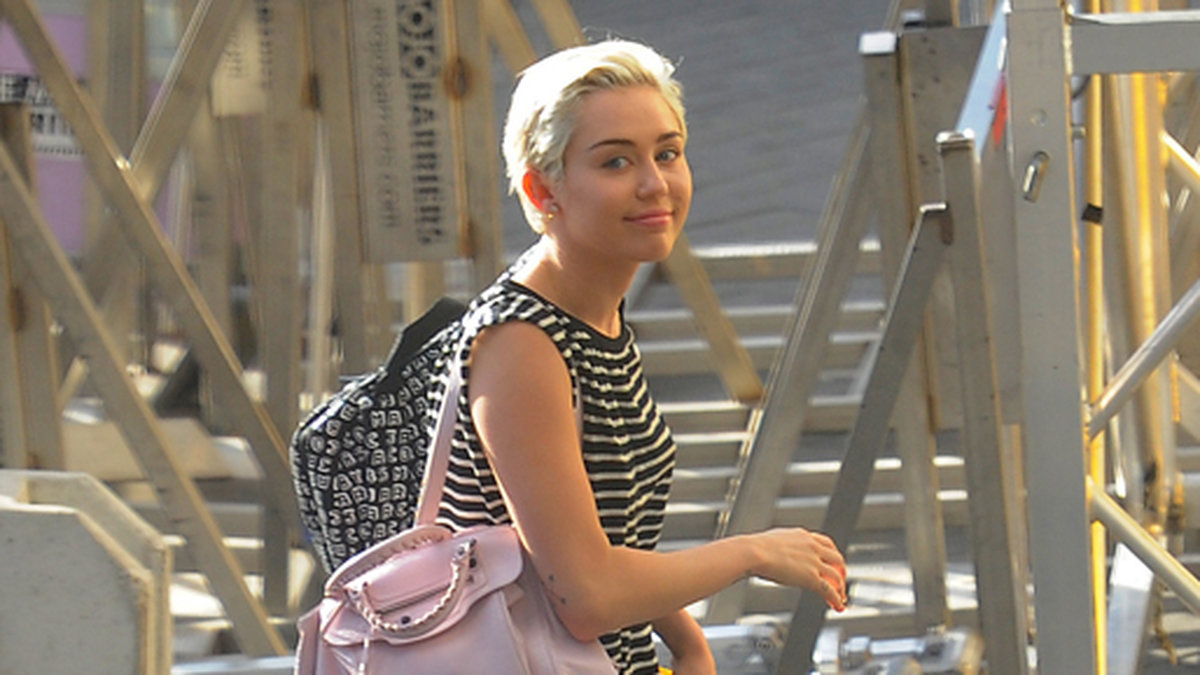 Miley Cyrus gör ett nerslag i Amsterdam.