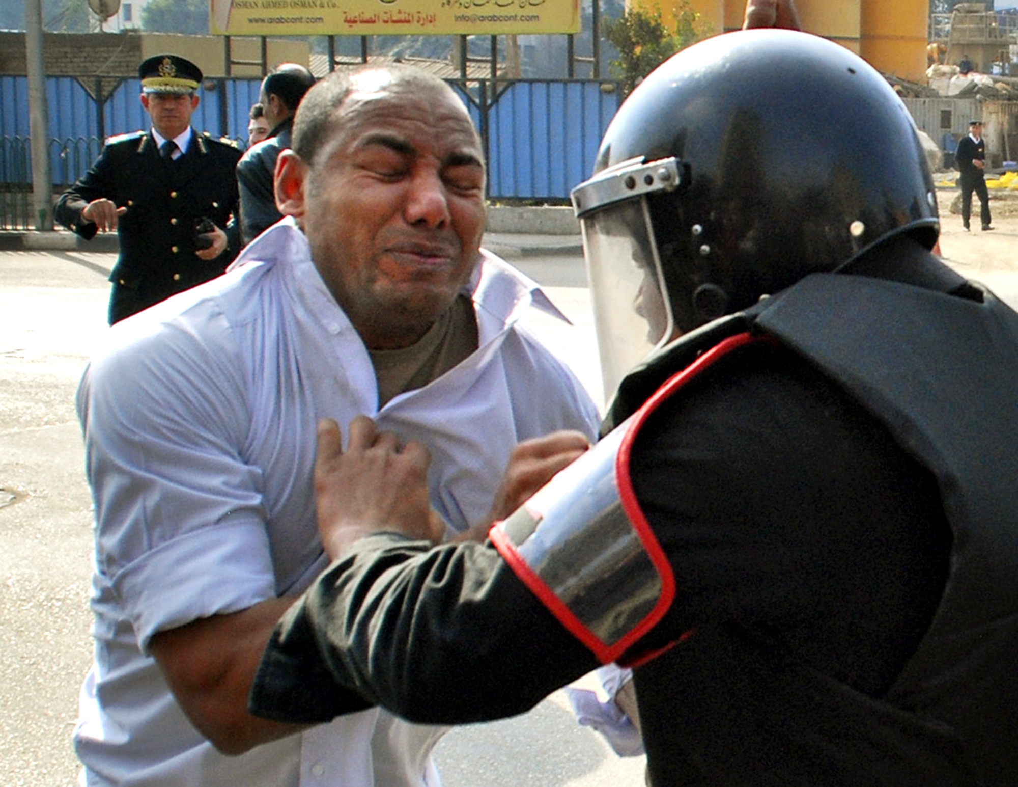 Regimen i Egypten gör nu allt för att strypa nyhetsflödet kring demonstrationerna i landet. Regimen i Egypten gör nu allt för att strypa nyhetsflödet kring demonstrationerna i landet.
