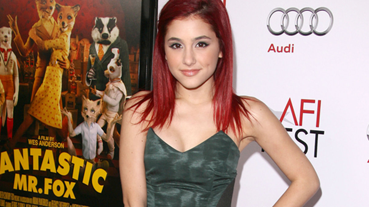 Ariana Grande på röda mattan år 2009. 