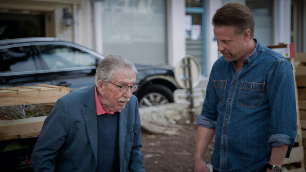 Filip Hammar med sin pappa Lars Hammar i Filip och Fredriks nya film 'Den sista resan'. Pressbild.