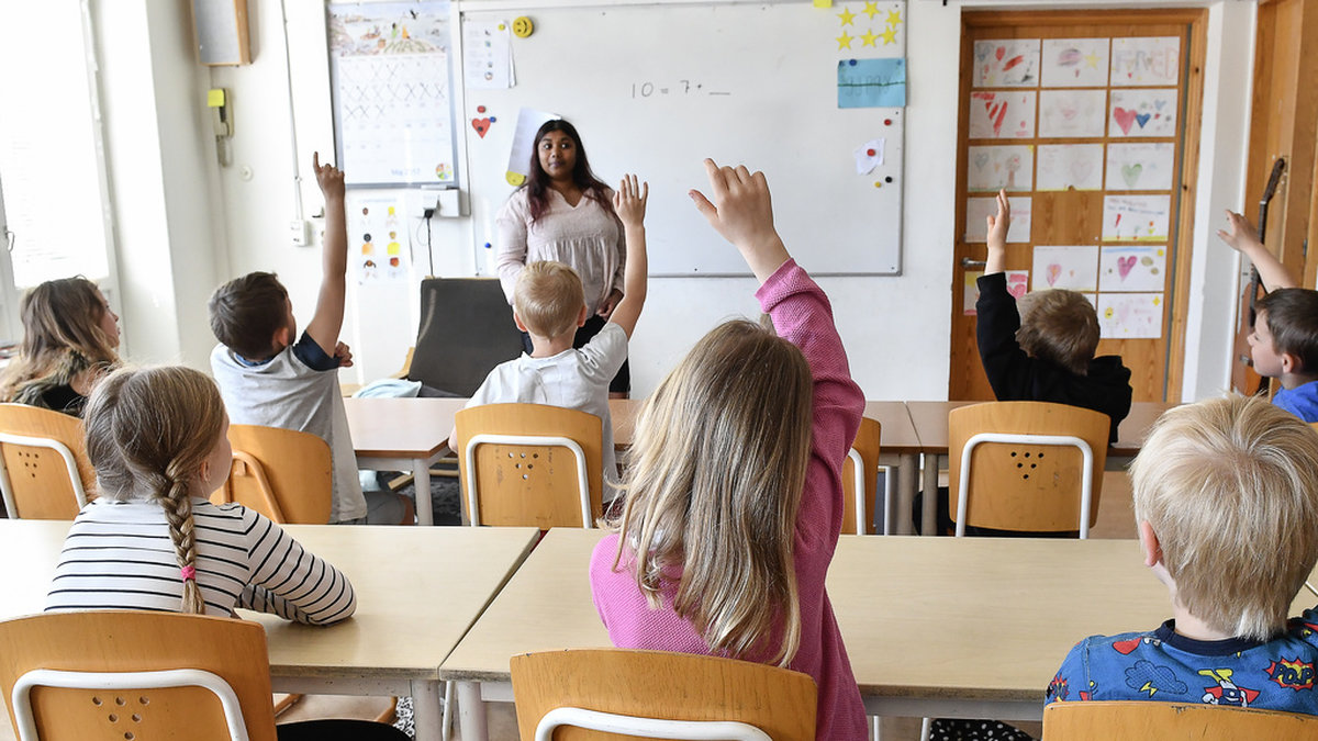 Blivande lärare bör rustas bättre inför vardagen med eleverna i klassrummet, enligt regeringen. Arkivbild.