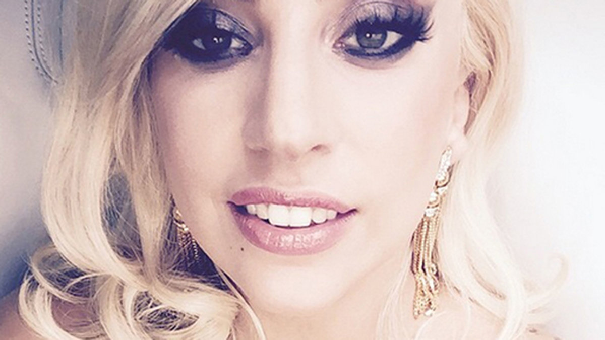 Lady Gaga i sotiga ögon. 