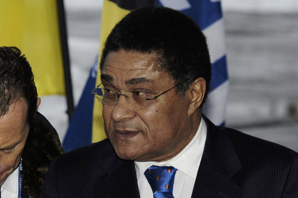 Eusebio visade upp sig i en förhoppning om att kunna övertala den exekutiva kommittén att välja "Sportugal". Eusebio visade upp sig i en förhoppning om att kunna övertala den exekutiva kommittén att välja "Sportugal".