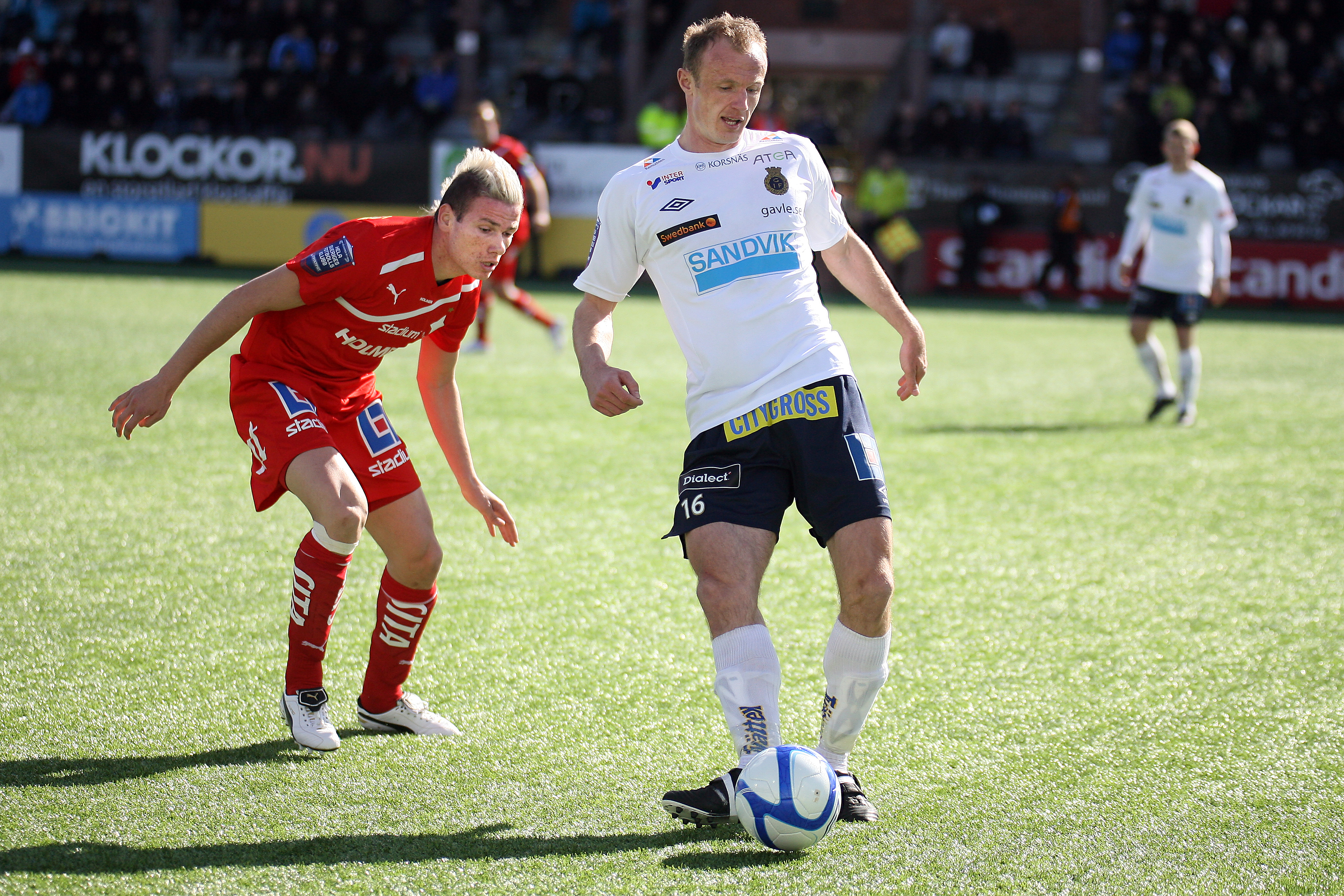 Gefles Hans Berggren gav hemmalaget ledningen från elvameterspunkten. Gefles Hans Berggren gav hemmalaget ledningen från elvameterspunkten.