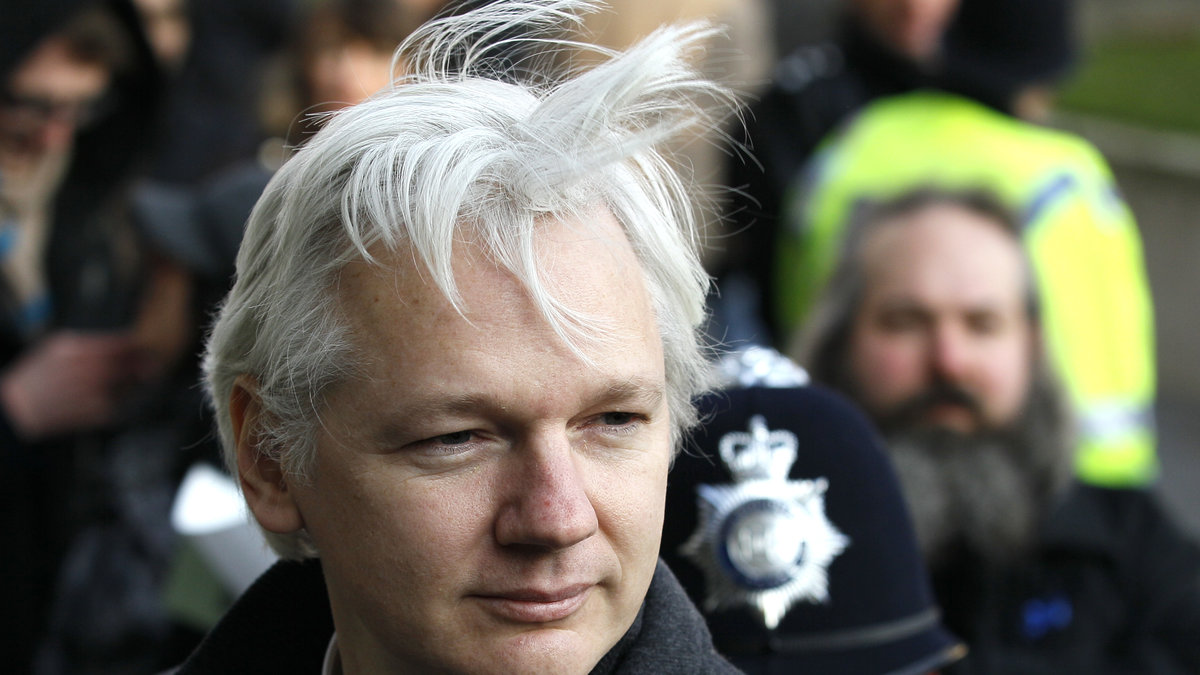 Assange är misstänkt för att ha begått sexuella övergrepp i Sverige.