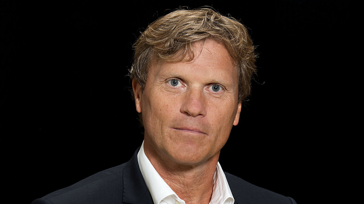 Anderz Larqvist, klubbdirektör i Frölunda, hoppas att hockeystaden Göteborg vaknar snart.