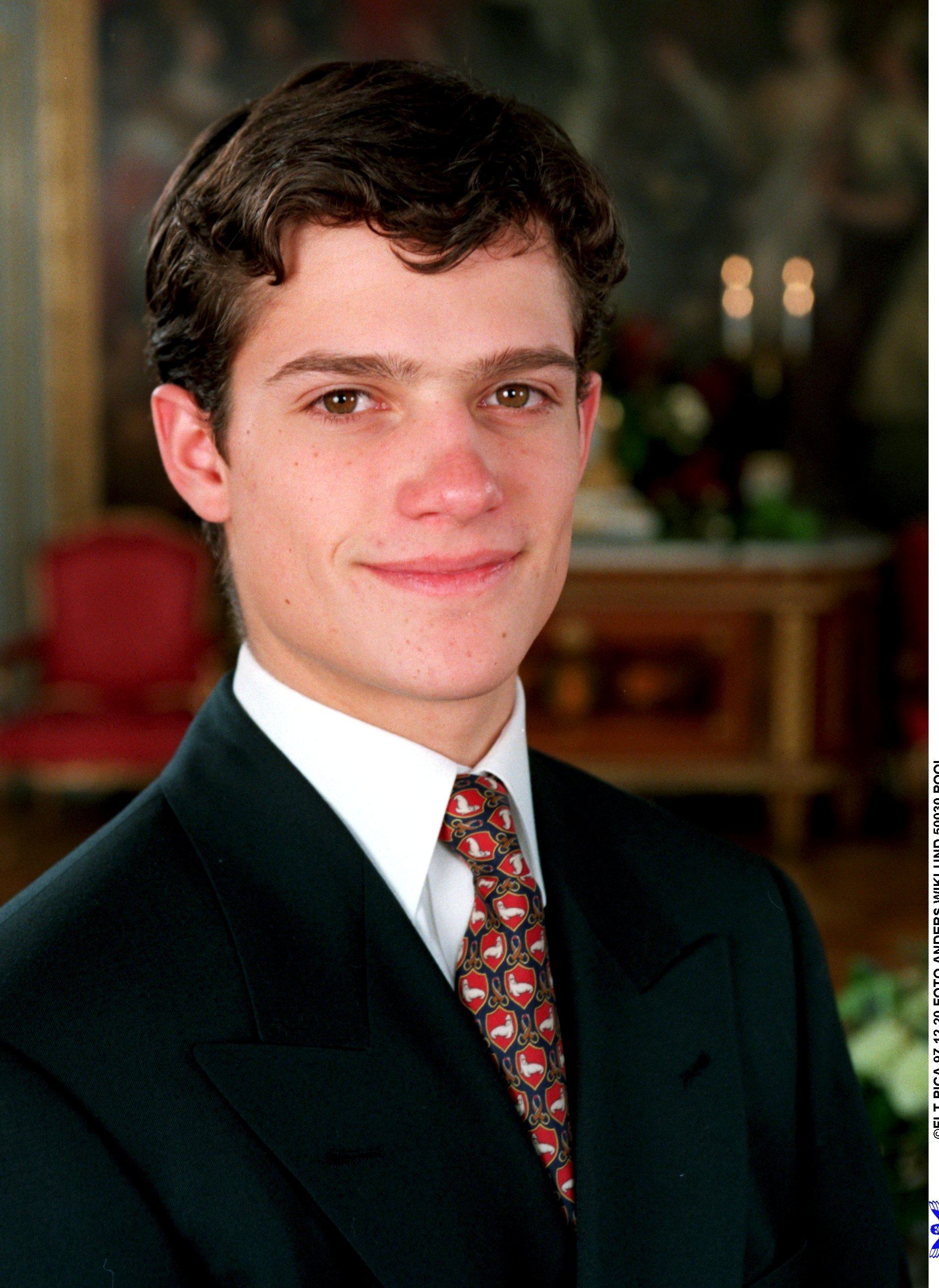 Carl Philip i unga tonåren. Carl Philip i unga tonåren.