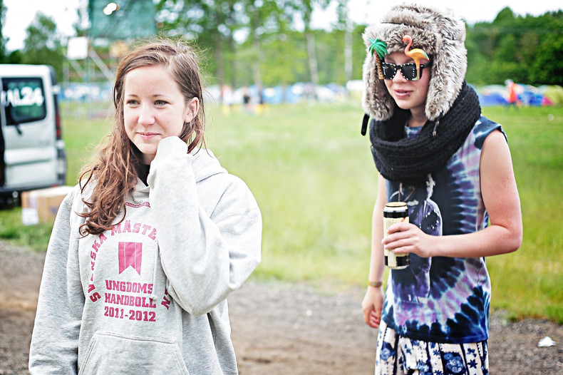 På festival kan det vara kul att klä ut sig, något som hen till höger verkar ha anammat. På festival kan det vara kul att klä ut sig, något som hen till höger verkar ha anammat.