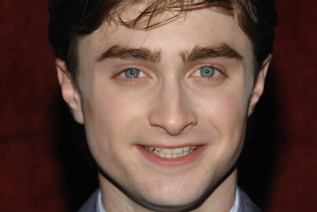 Harry Potter-skådisen Daniel Radcliffe berättade för tidningen Details att han var 16 år när han blev av med oskulden. Dessutom var det med en "mycket äldre kvinna".
Harry Potter-skådisen Daniel Radcliffe berättade för tidningen Details att han var 16 år när han blev av med oskulden. Dessutom var det med en "mycket äldre kvinna".